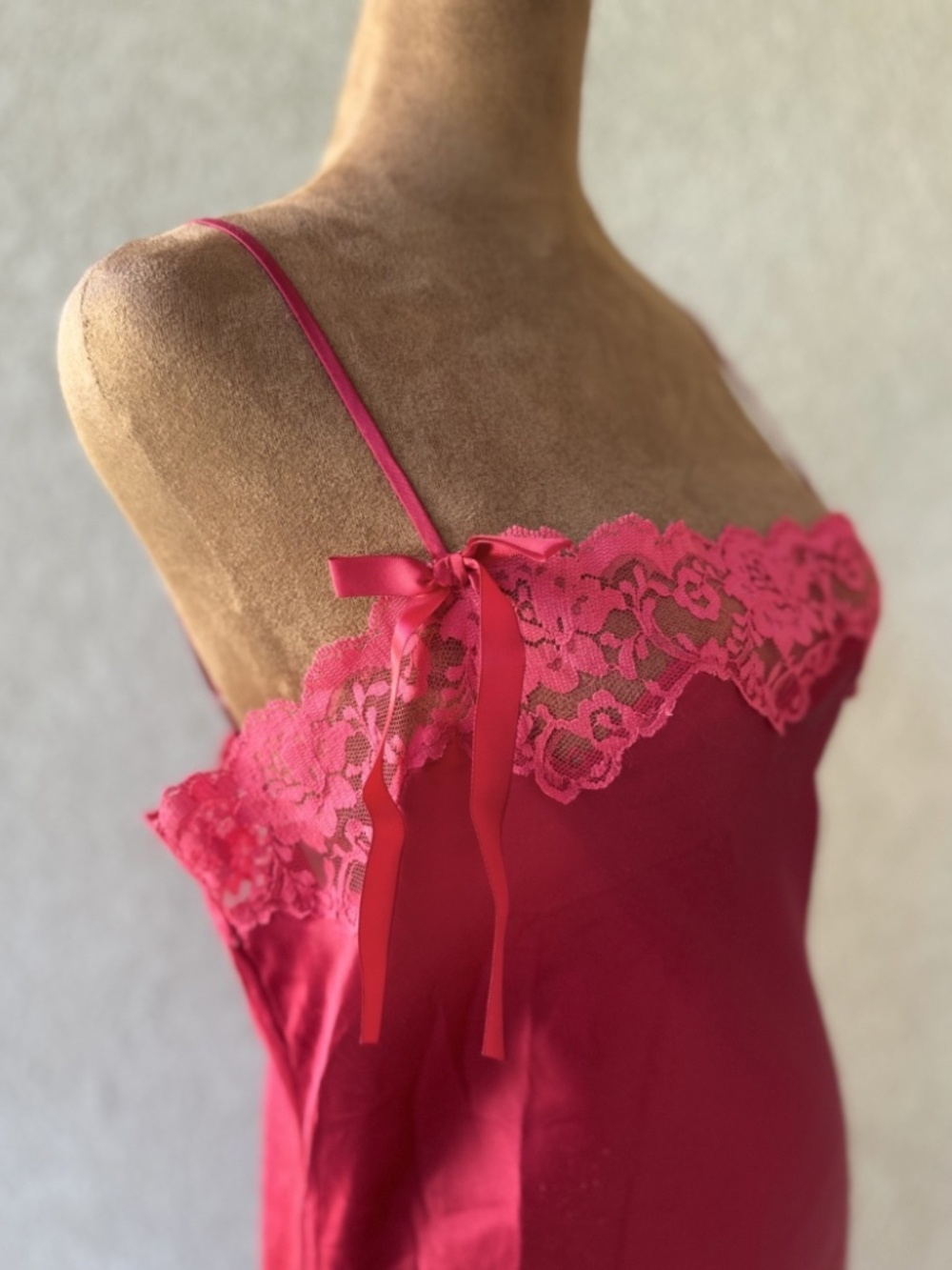 Victoria's Secret Ruby Red Vixen Lace Chemise Slip Dress Medium Slit/Bow Detail